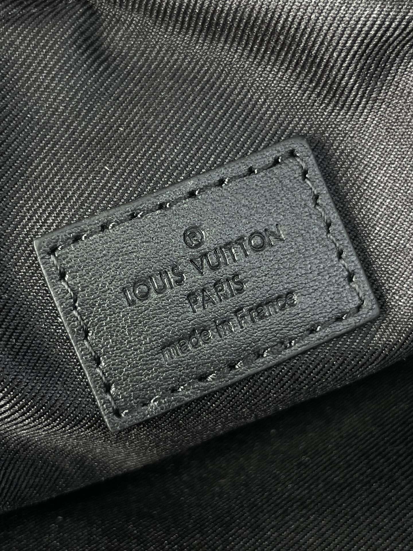 LOUIS VUITTON GETAWAY MESSENGER 18 IN GUN METAL MONOGRAM ECLIPSE CANVAS