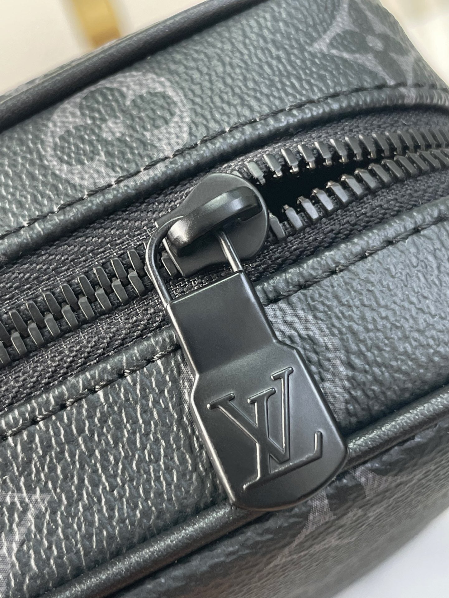 LOUIS VUITTON GETAWAY MESSENGER 18 IN GUN METAL MONOGRAM ECLIPSE CANVAS