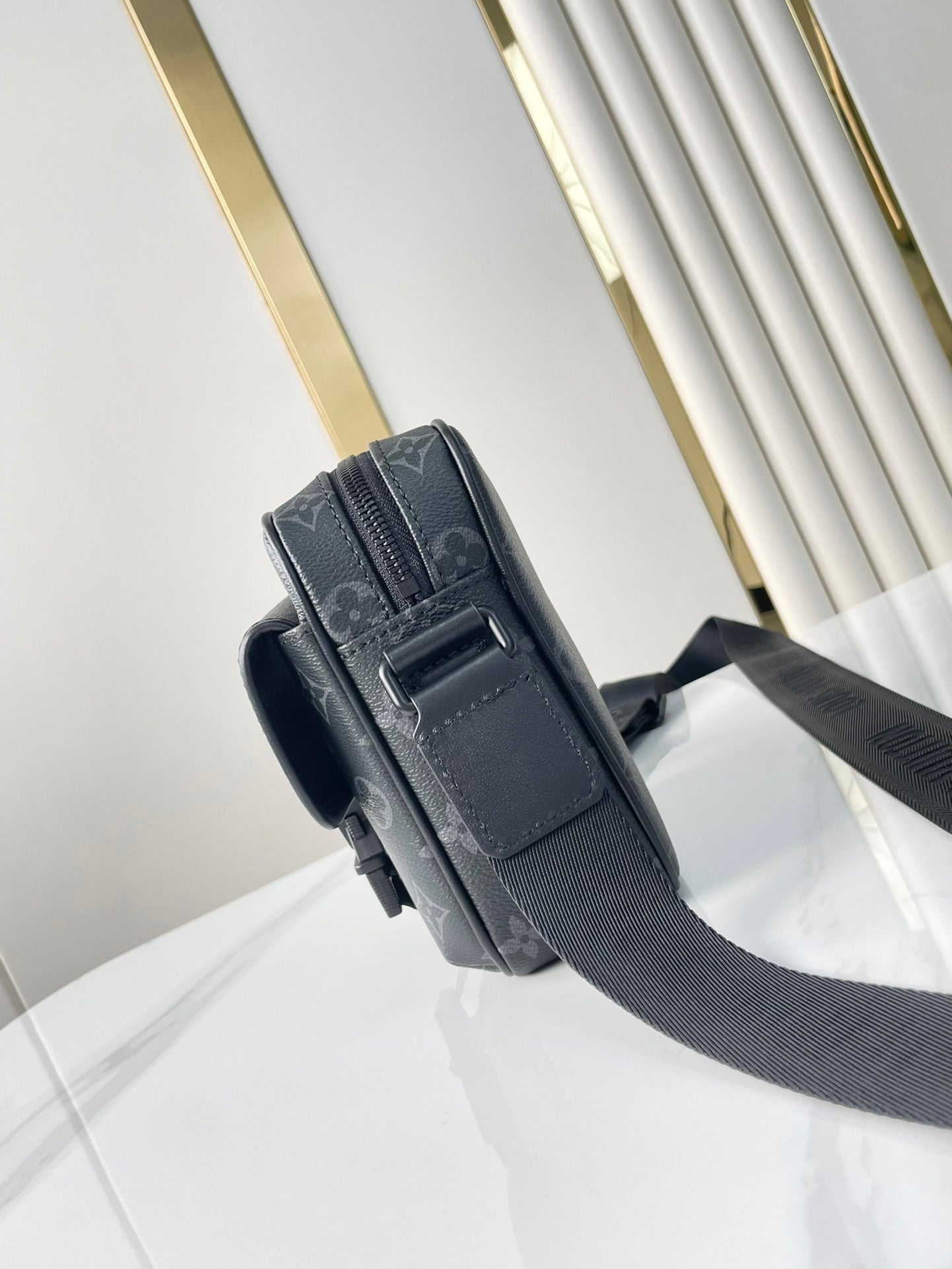 LOUIS VUITTON GETAWAY MESSENGER 18 IN GUN METAL MONOGRAM ECLIPSE CANVAS