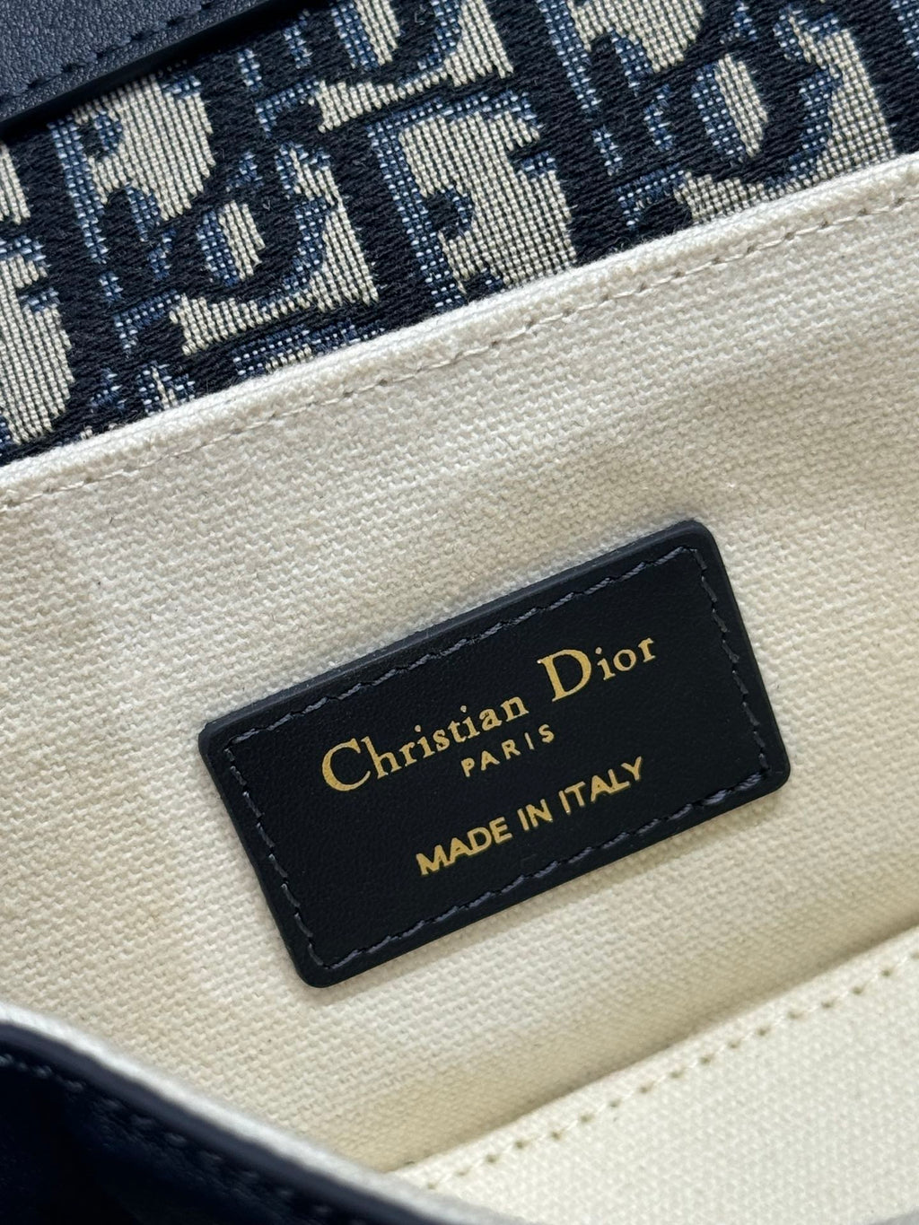 DIOR SMALL 19 MONTAIGNE AVENUE TOP HANDLE BAG BLUE  OBLIQUE JACQUARD AND BLACK SMOOTH CALFSKIN 221158