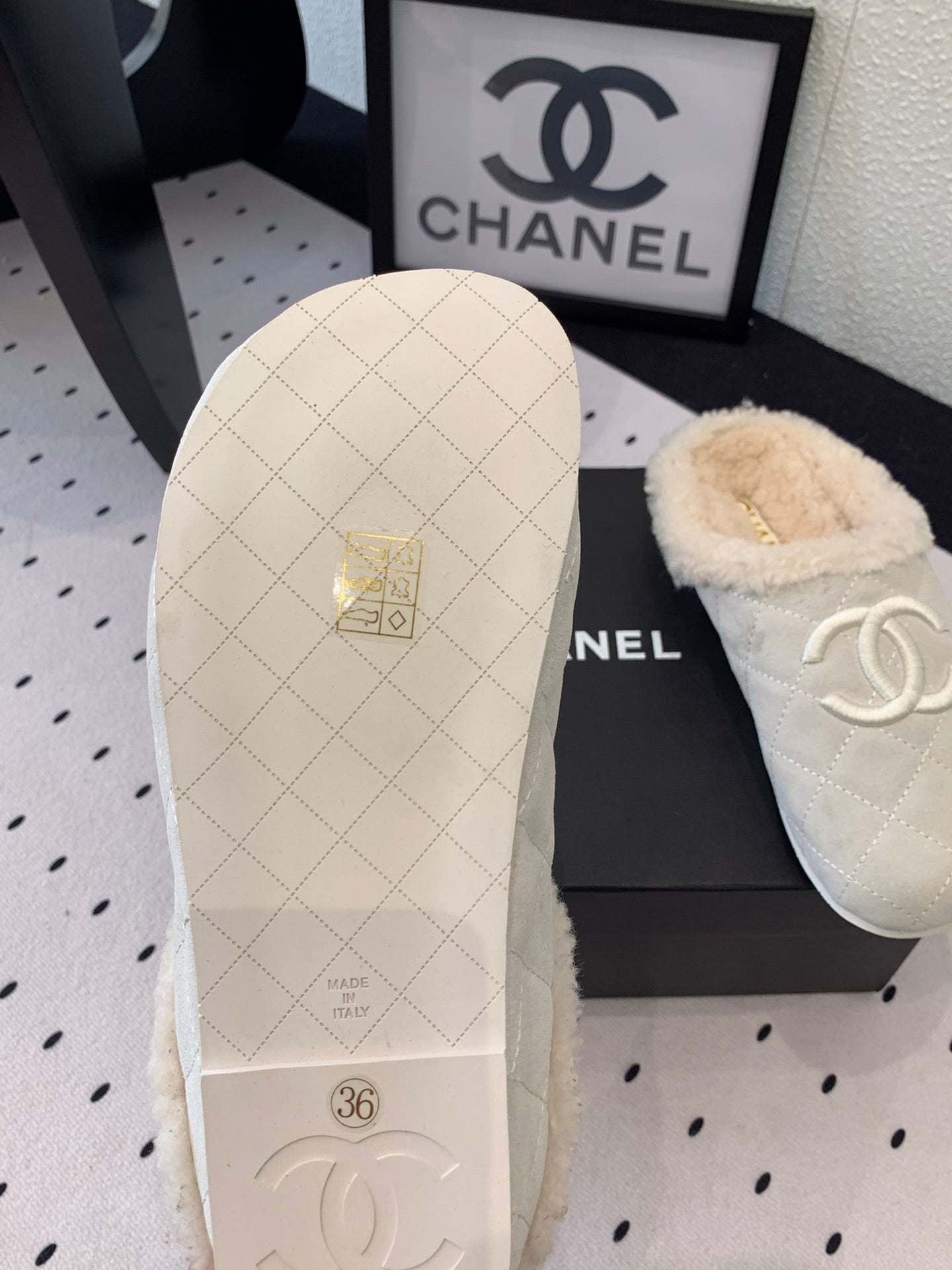 CHANEL FLAT MULE IN BEIGE SUEDE AND LAMB FUR LINING
