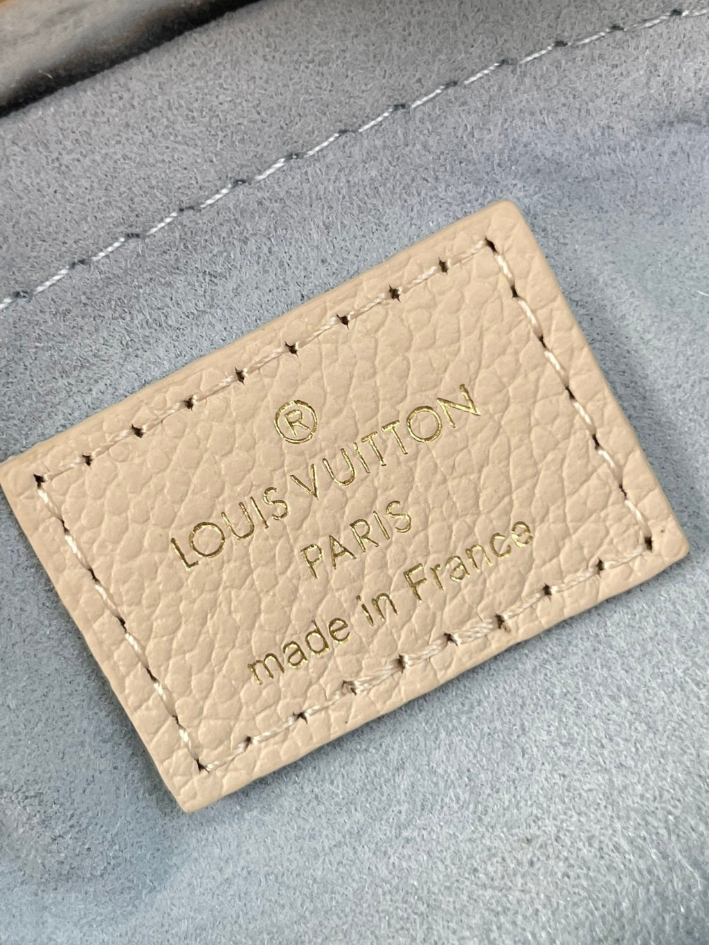 LOUIS VUITTON ONTHEGO 25 IN CREAM BLUE CALFSKIN GOLD HARDWARE