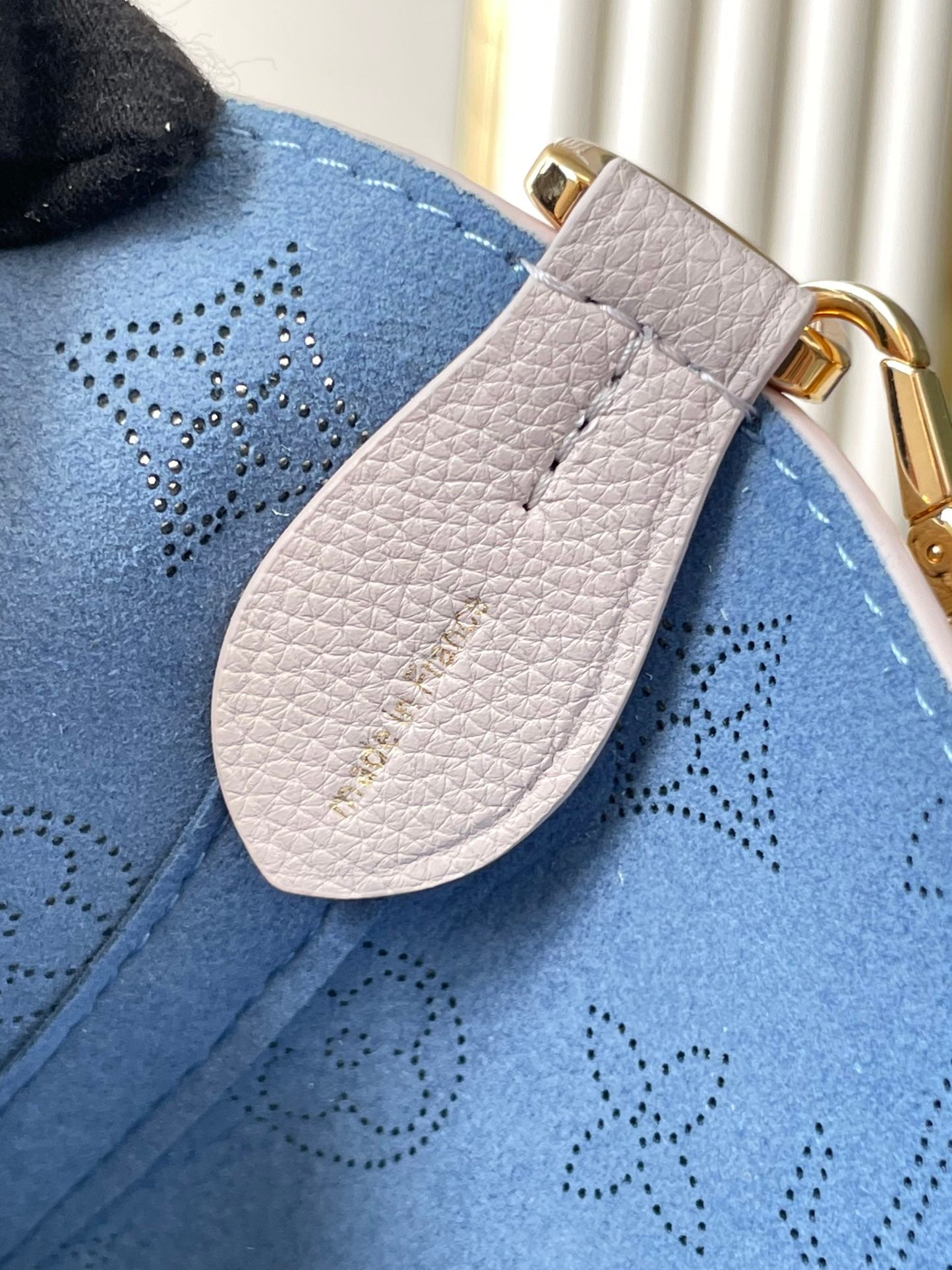 LOUIS VUITTON BLOSSOM PM 20 IN BLUME PERFORATED CALFSKIN