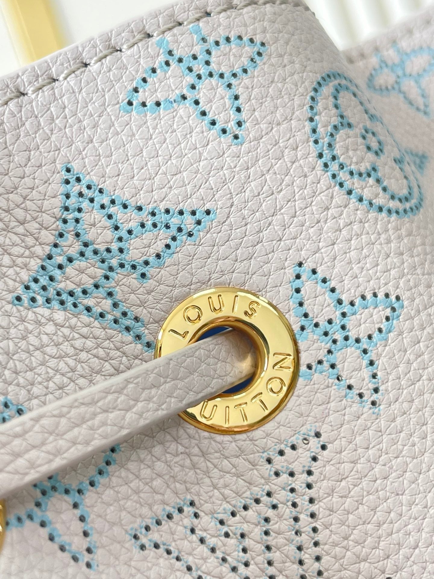 LOUIS VUITTON BELLA 22 IN BLUME PERFORATED CALFSKIN GOLD HARDWARE