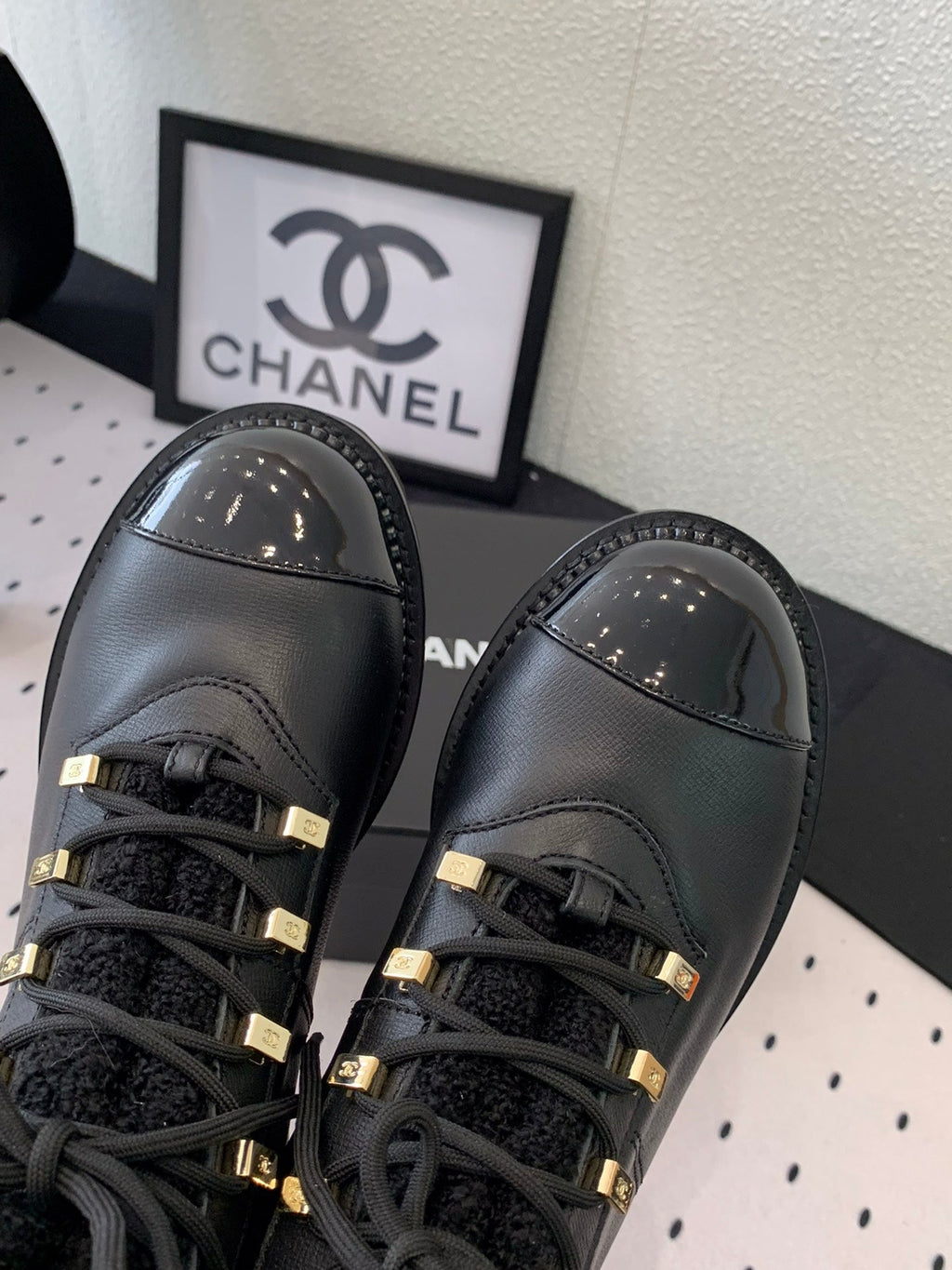 CHANEL ANKLE BOOTS IN BLACK CALFSKIN 971629