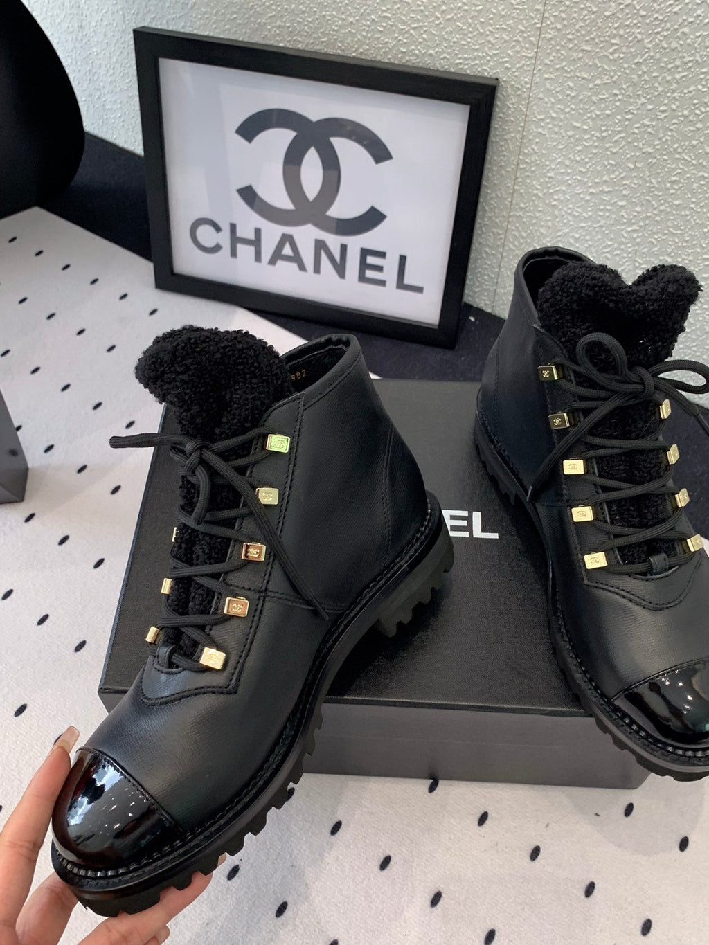 CHANEL ANKLE BOOTS IN BLACK CALFSKIN 971629