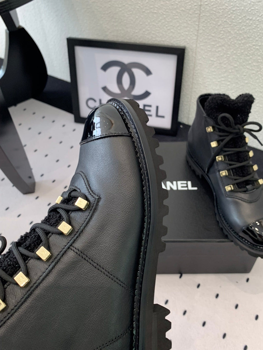 CHANEL ANKLE BOOTS IN BLACK CALFSKIN 971629