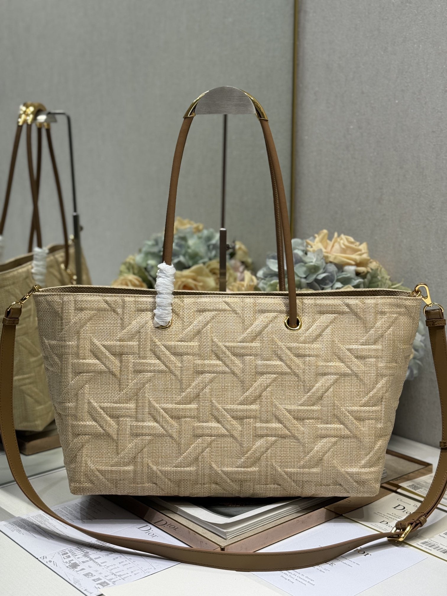 DIOR LARGE 41 TOUJOURS BAG IN BISQUE BEIGE CANNAGE RAFFIA