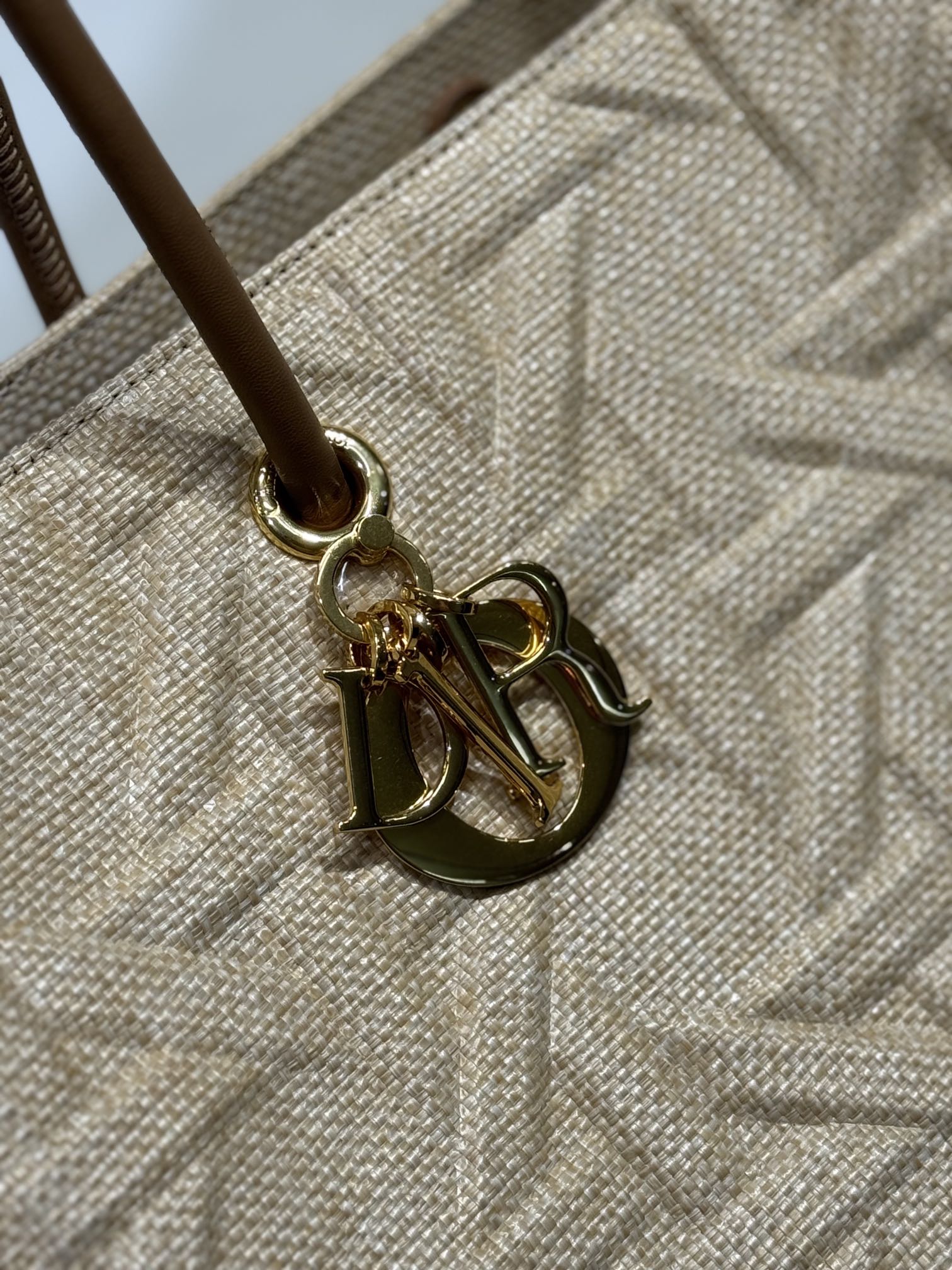 DIOR LARGE 41 TOUJOURS BAG IN BISQUE BEIGE CANNAGE RAFFIA