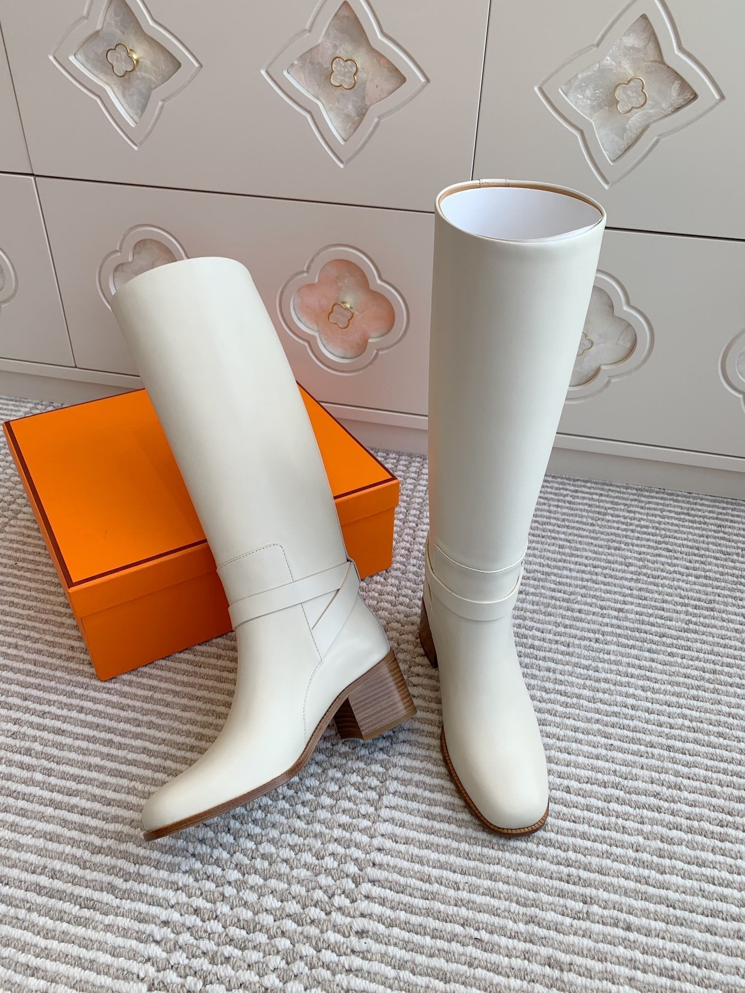 HERMES 25S TALL BOOTS 50 MM IN WHITE CALFSKIN WITH GOLD HARDWARE