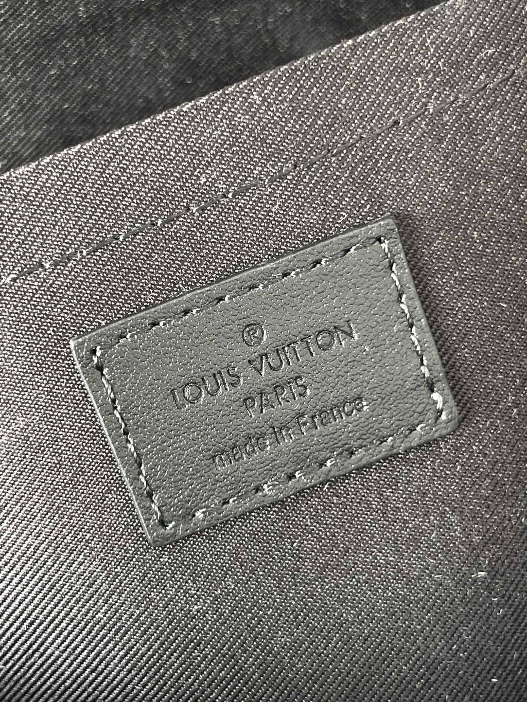 LOUIS VUITTON PULSE MESSENGER 26 IN GUN METAL MONOGRAM ECLIPSE COATED CANVAS
