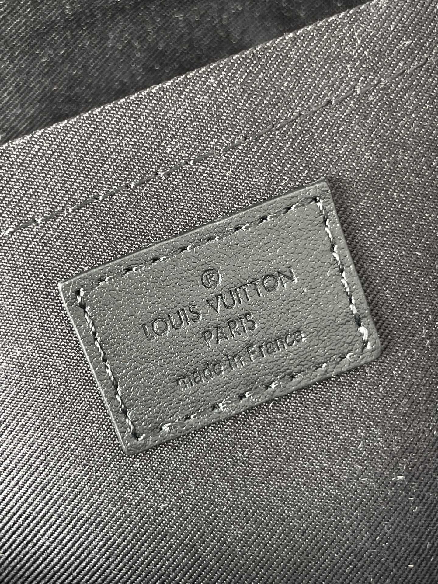 LOUIS VUITTON PULSE MESSENGER 26 IN GUN METAL MONOGRAM ECLIPSE COATED CANVAS