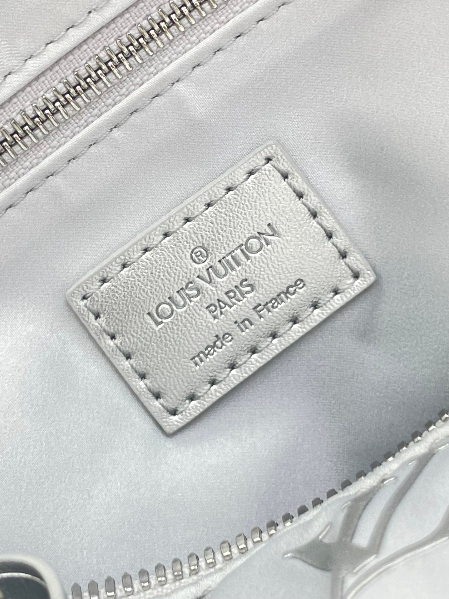 LOUIS VUITTON SPEEDY BANDOULIÈRE 25 IN GRADIENT SILVER MONOGRAM NYLON SILVER HARDWARE