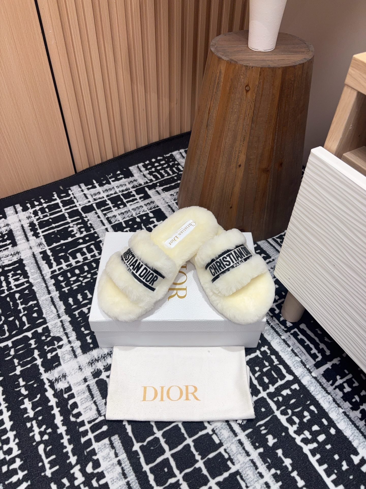DIOR THICK-SOLE SLIPPERS WHITE CREAM SHEARLING WITH EMBROIDERED LOGO