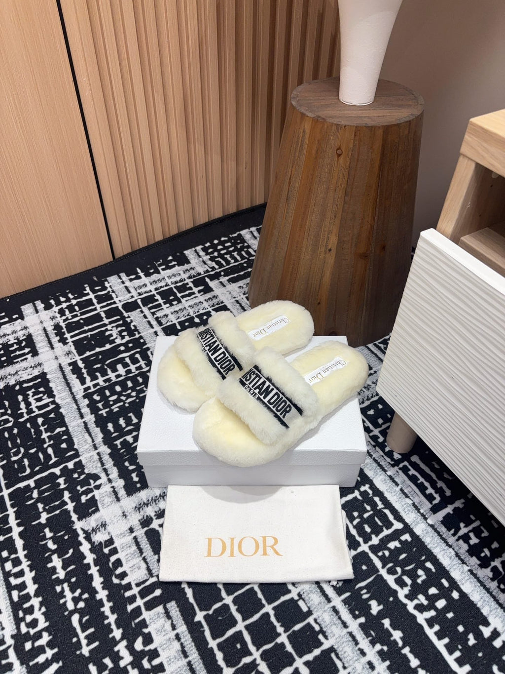 DIOR THICK-SOLE SLIPPERS WHITE CREAM SHEARLING WITH EMBROIDERED LOGO