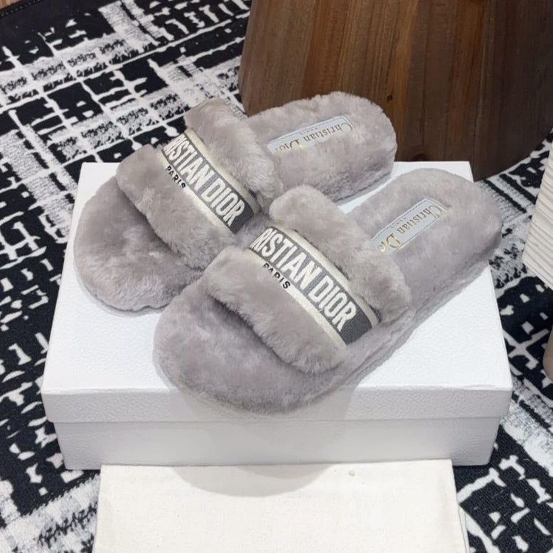 DIOR THICK-SOLE SLIPPERS IN PALE GRAY SHEARLING WITH EMBROIDERED LOGO