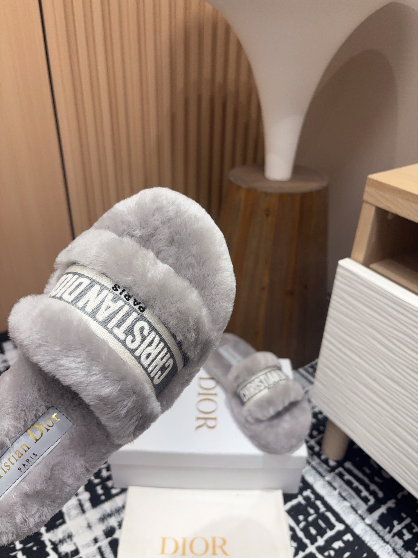 DIOR THICK-SOLE SLIPPERS IN PALE GRAY SHEARLING WITH EMBROIDERED LOGO