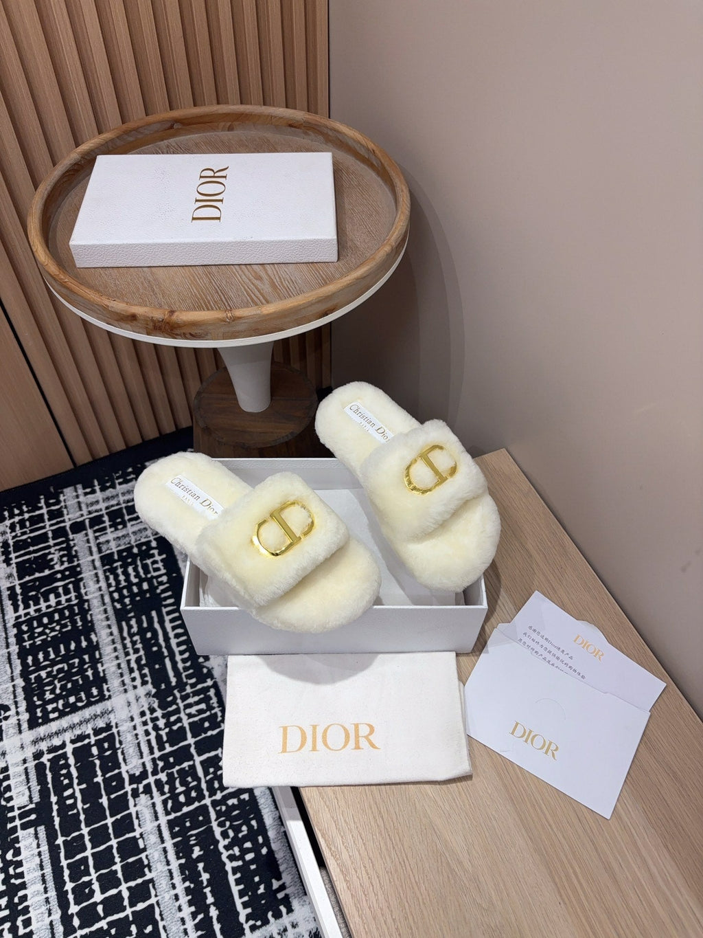 DIOR THICK-SOLE SLIPPER IN WHITE CREAM FLEECE WITH GOLD LOGO