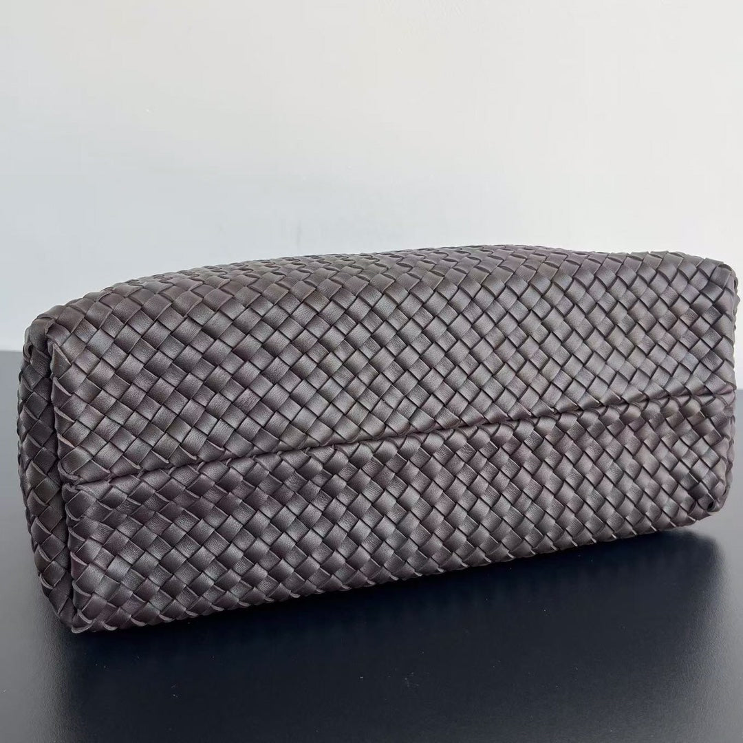 BOTTEGA VENETA LARGE CABAT 51 IN HICKORY BROWN LAMBSKIN