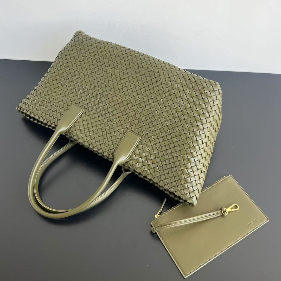 BOTTEGA VENETA LARGE CABAT 51 IN ARMY GREEN LAMBSKIN