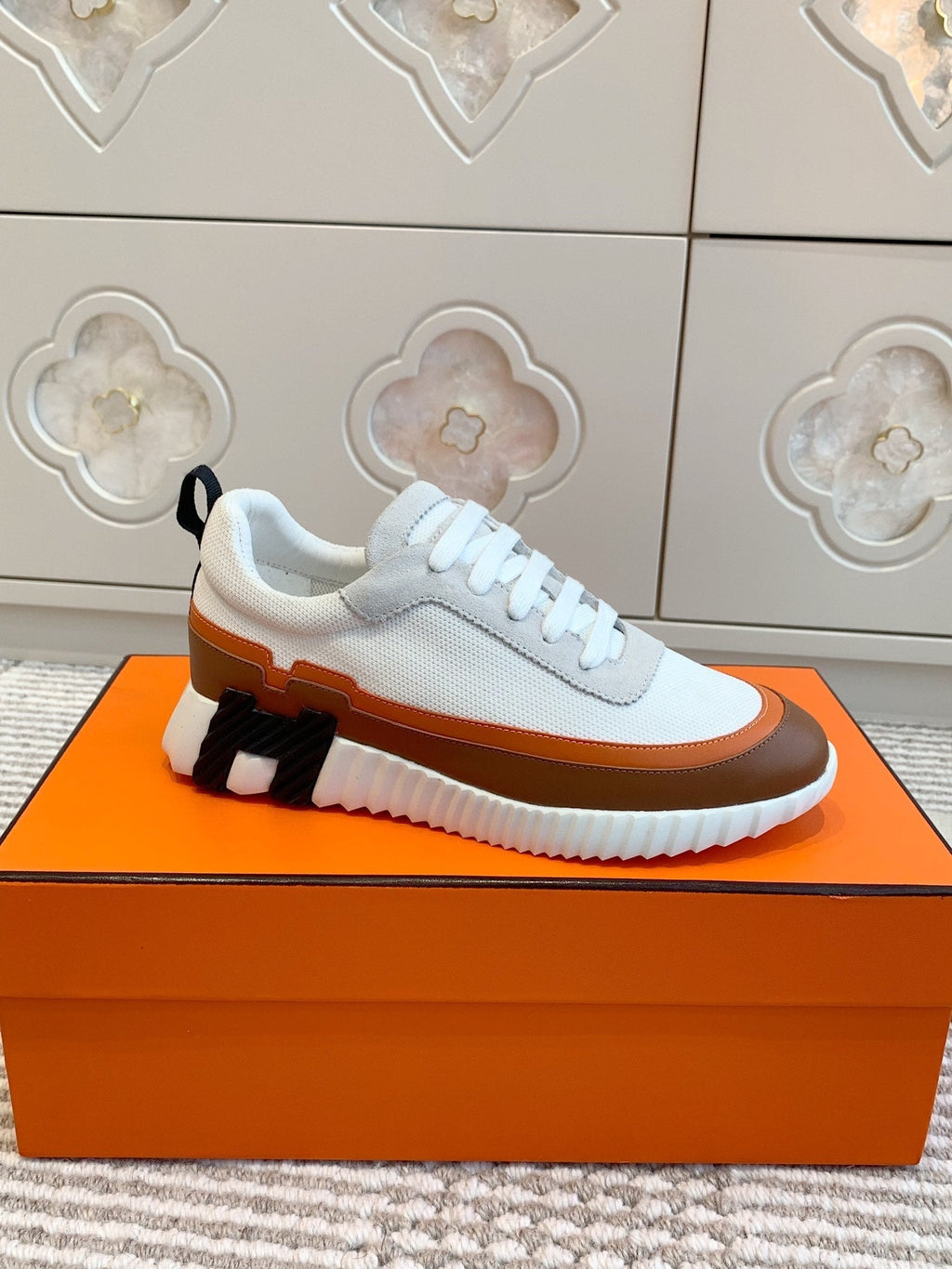 HERMES BOUNCING SNEAKER IN WHITE GRAPHIC MESH AND BRONZE BROWN CALFSKIN