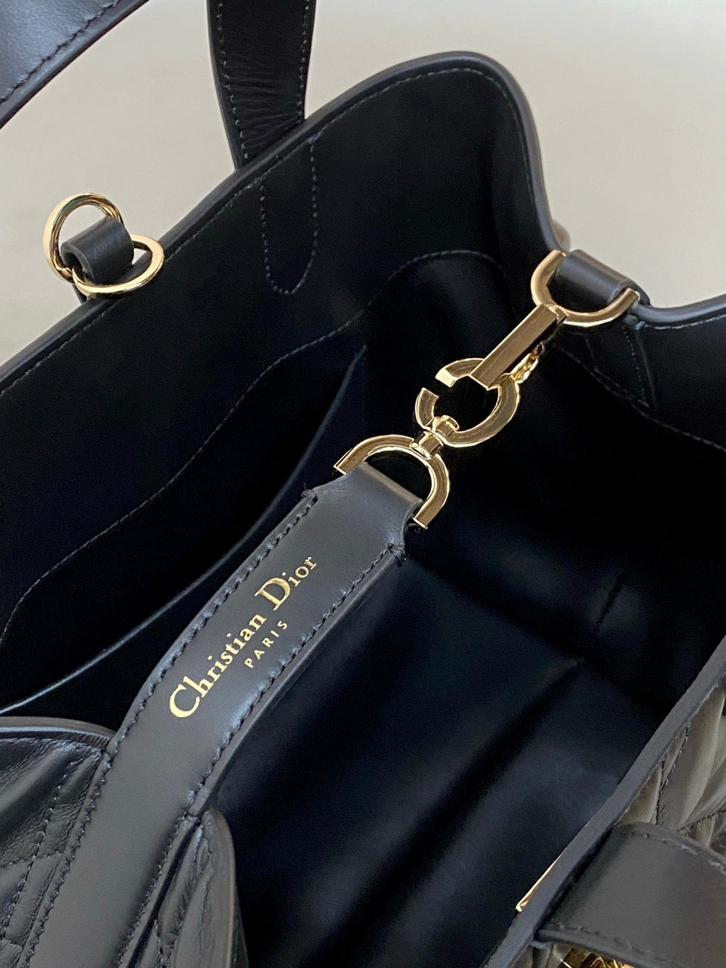 DIOR MEDIUM TOUJOURS BUCKET BAG 22 IN BLACK CANNAGE CALFSKIN