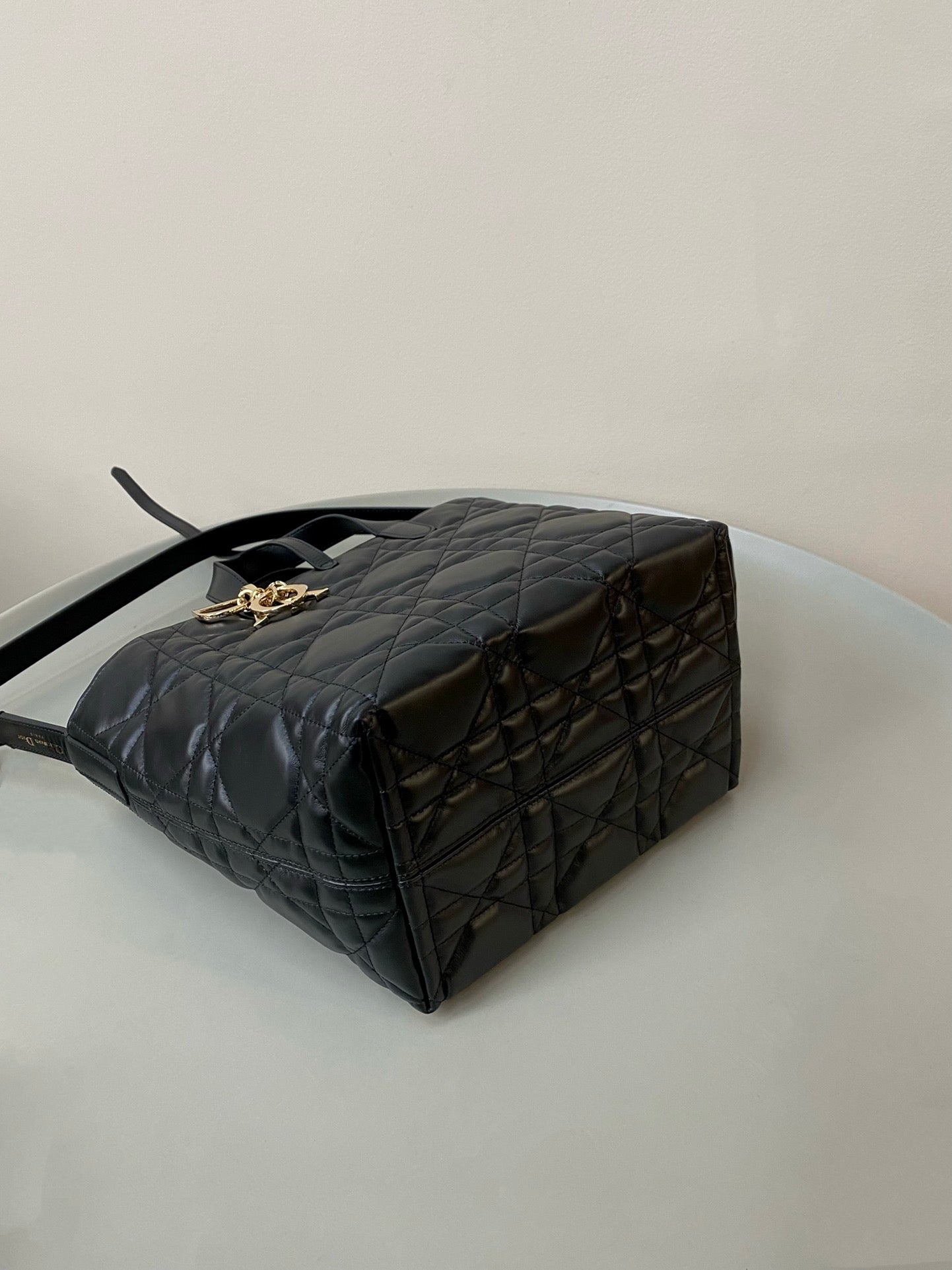DIOR MEDIUM TOUJOURS BUCKET BAG 22 IN BLACK CANNAGE CALFSKIN