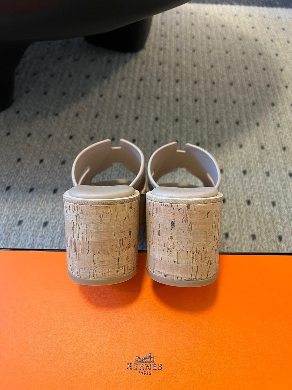 HERMES EZE SANDAL PLATFORM 85 MM IN PALE GRAY SUEDE