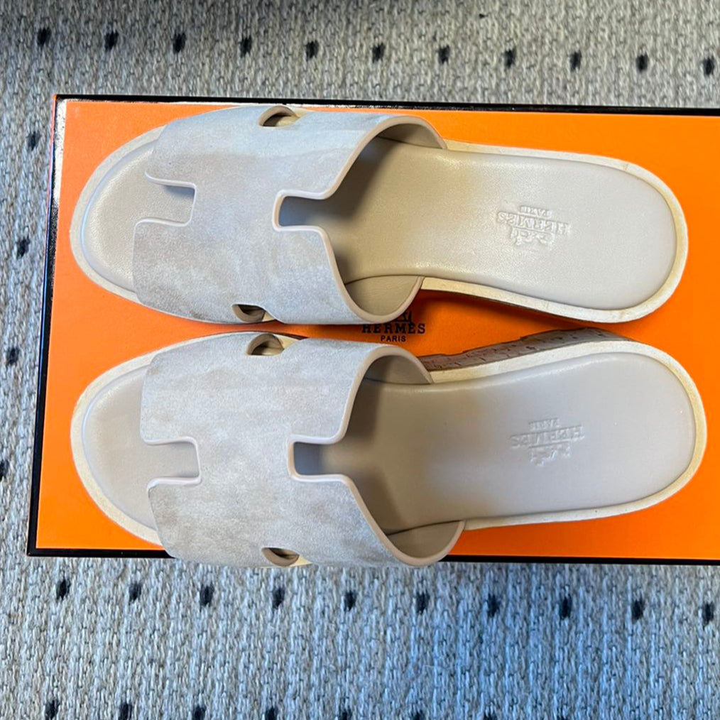 HERMES EZE SANDAL PLATFORM 85 MM IN PALE GRAY SUEDE