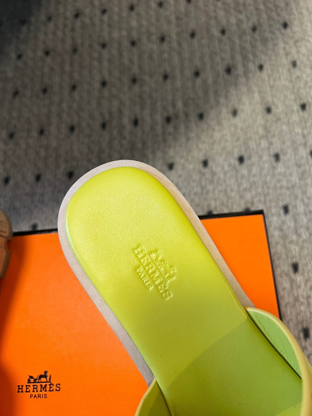 HERMES EZE SANDAL 85 MM IN NEON YELLOW CALFSKIN