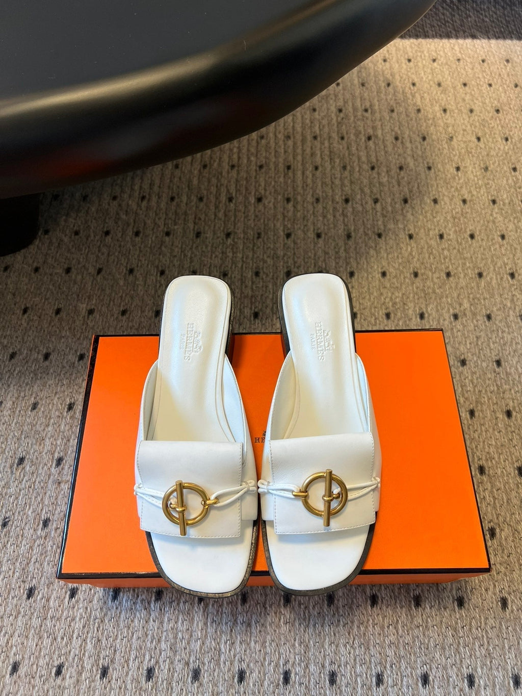 HERMES ILOT 55 MM SANDAL IN WHITE CALFSKIN