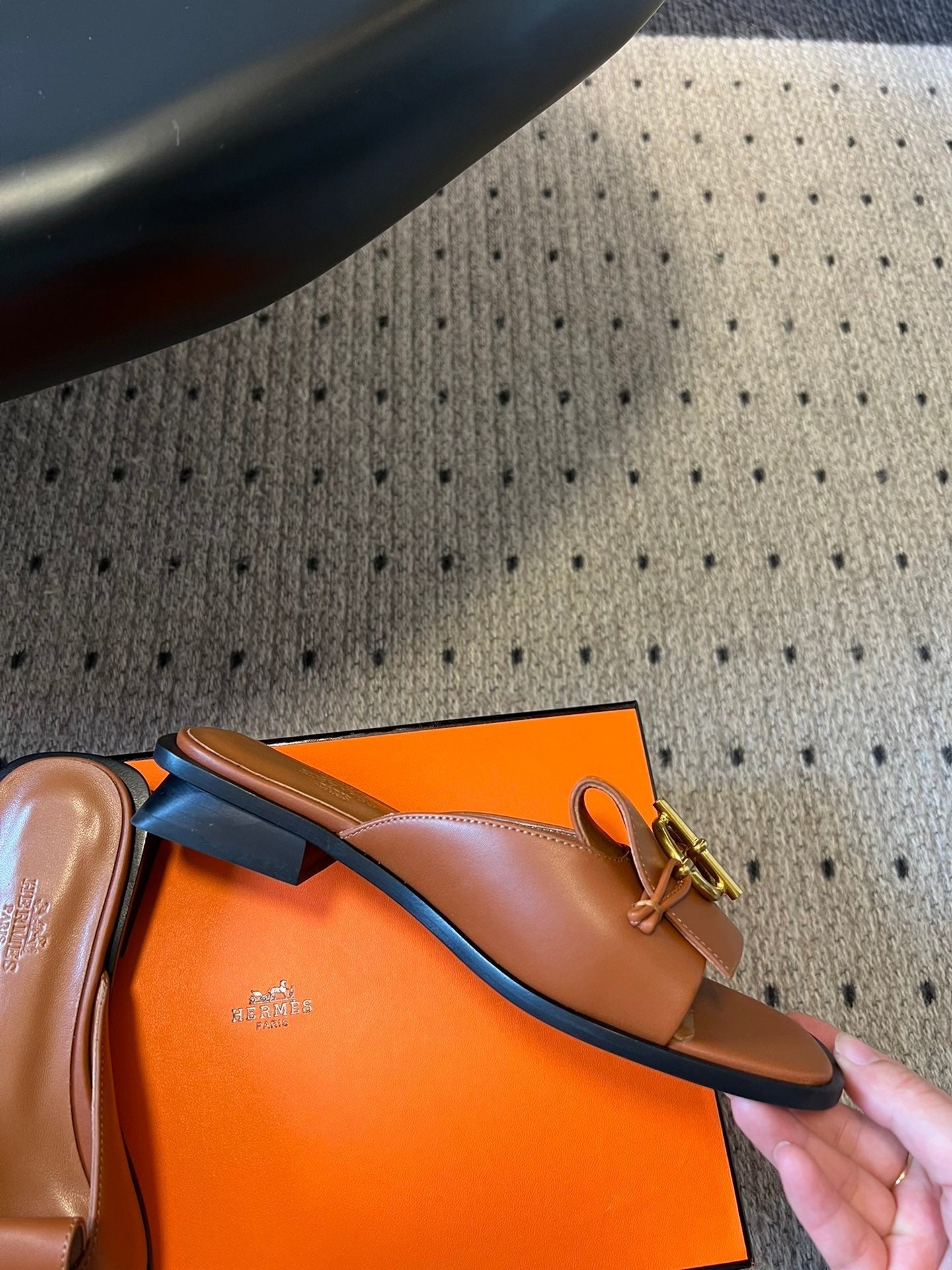 HERMES ILOT FLAT SANDAL IN BRONZE BROWN CALFSKIN