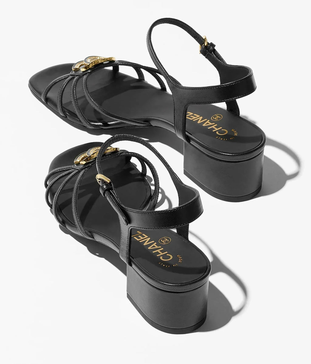 CHANEL SANDALS 40 MM IN BLACK PATENT LAMBSKIN