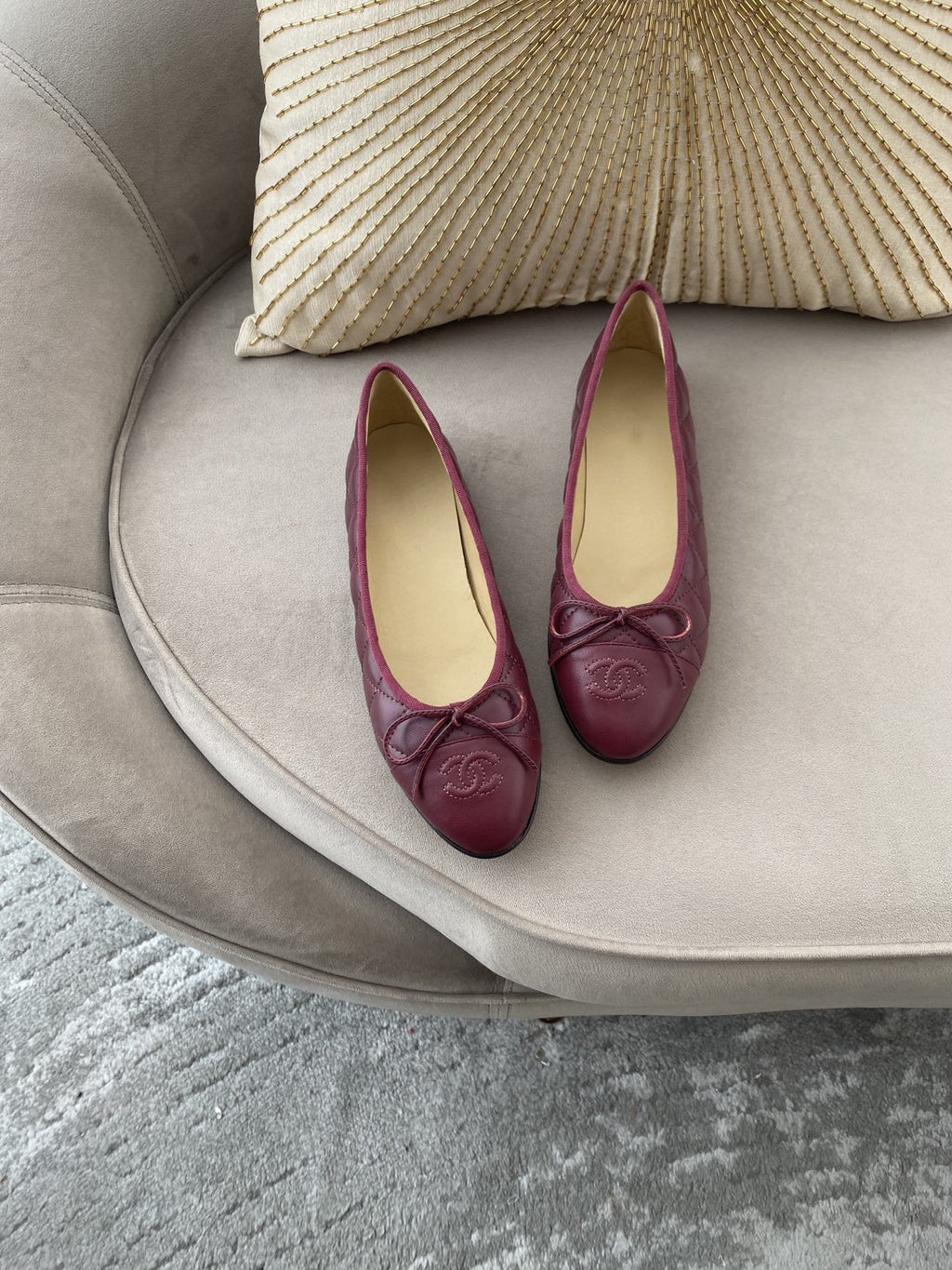 CHANEL BALLET FLATS BURGUNDY QUILTED LAMBSKIN
