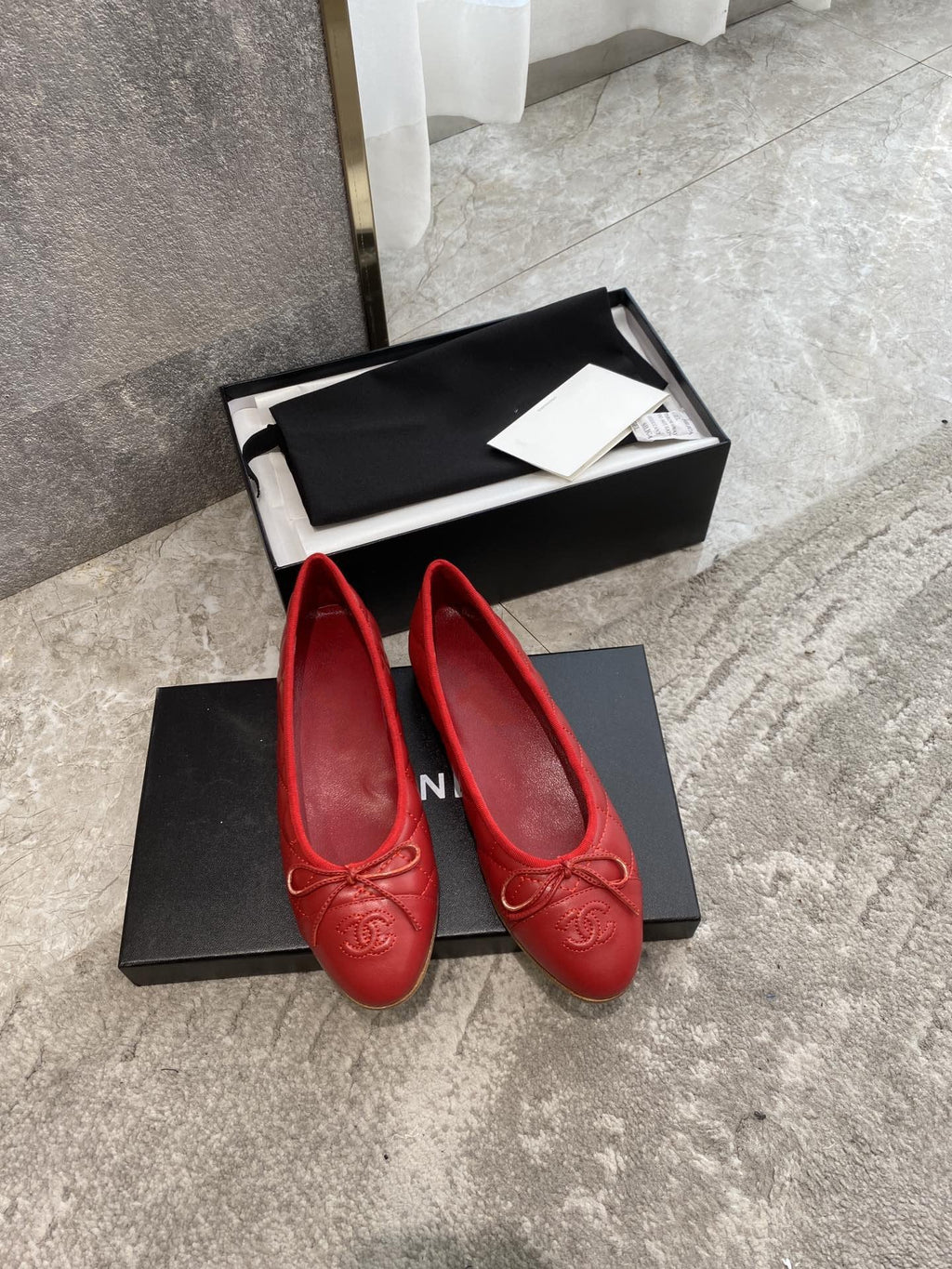 CHANEL BALLET FLATS RED QUILTED LAMBSKIN