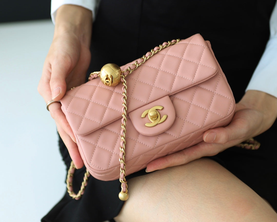 CHANEL FLAP BAG 20CM BABY PINK LAMBSKIN GOLD HARDWARE