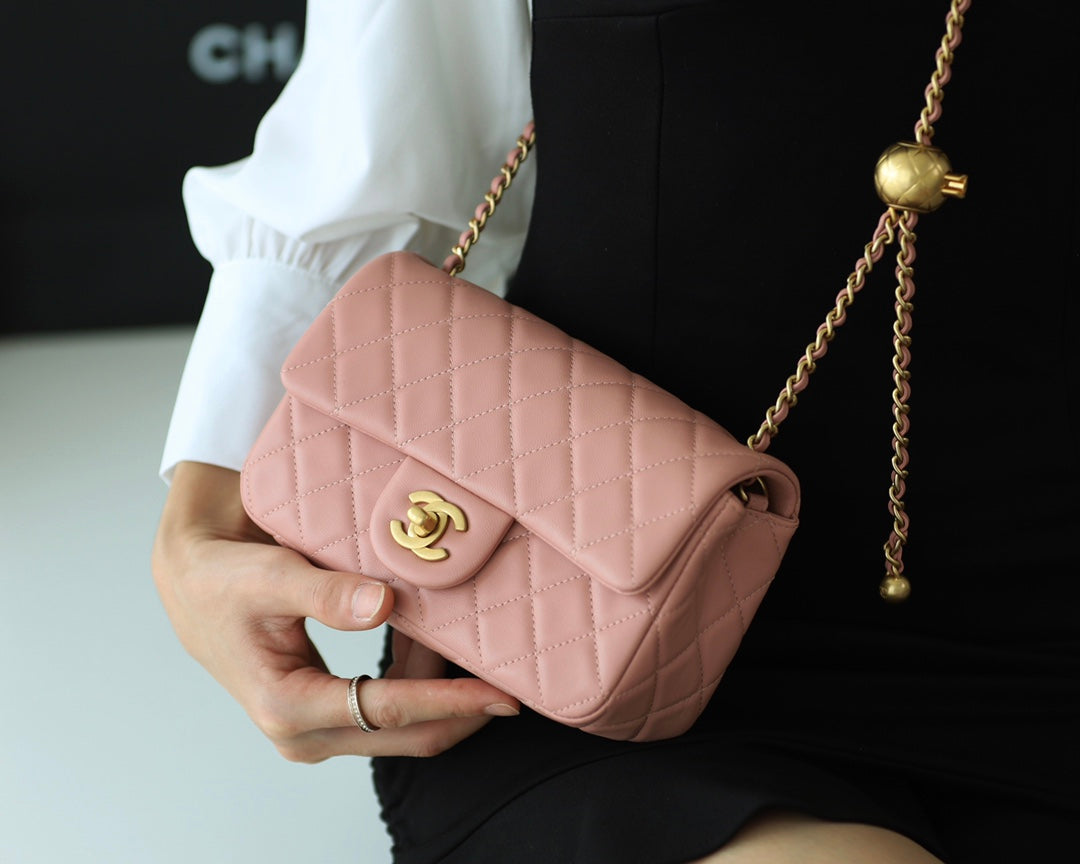 CHANEL FLAP BAG 20CM BABY PINK LAMBSKIN GOLD HARDWARE