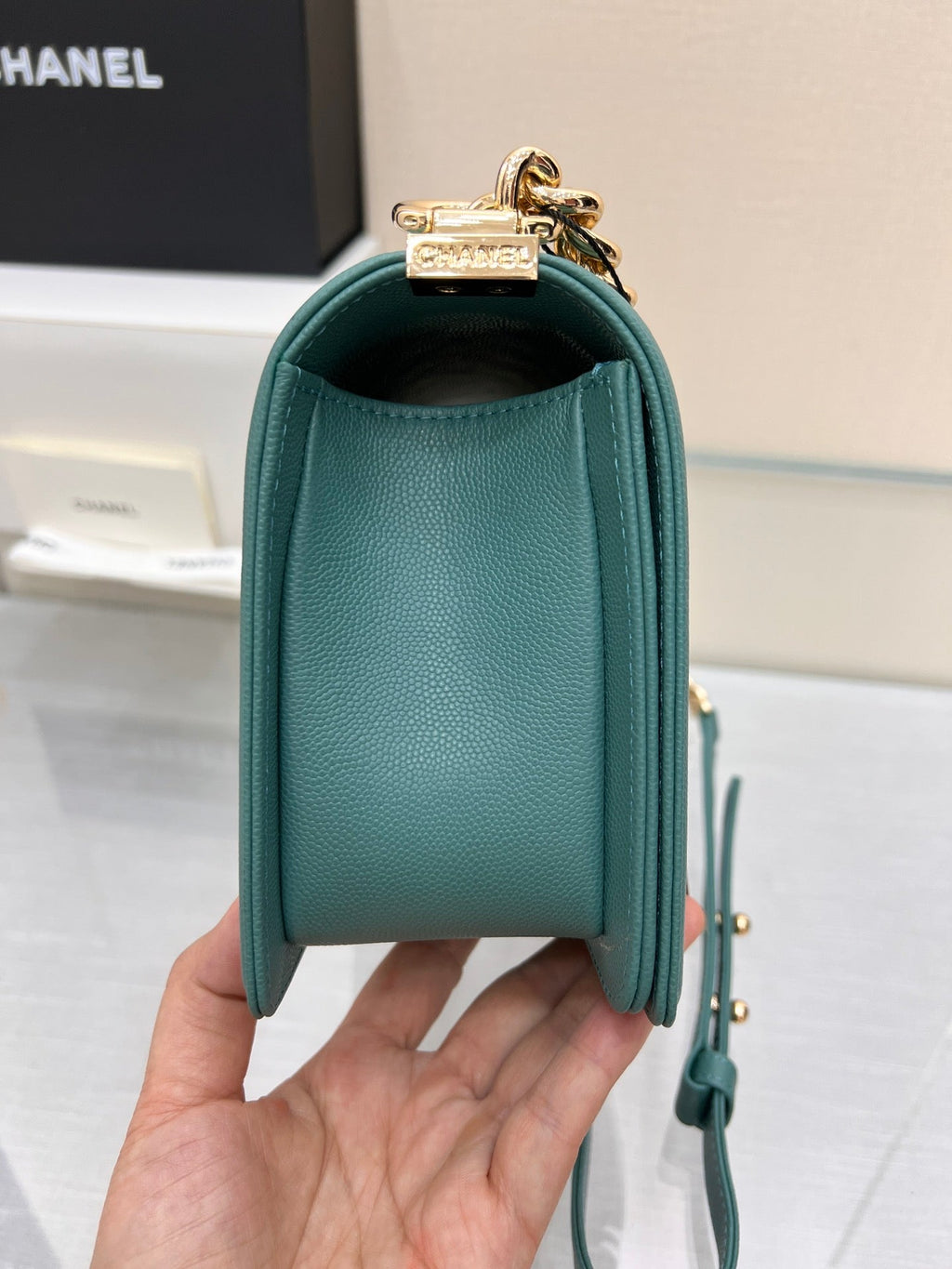 CHANEL BOY BAG MEDIUM 25 EVERGREEN CAVIAR GOLD HARDWARE