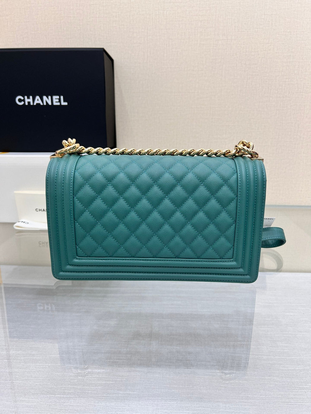 CHANEL BOY BAG MEDIUM 25 EVERGREEN CAVIAR GOLD HARDWARE