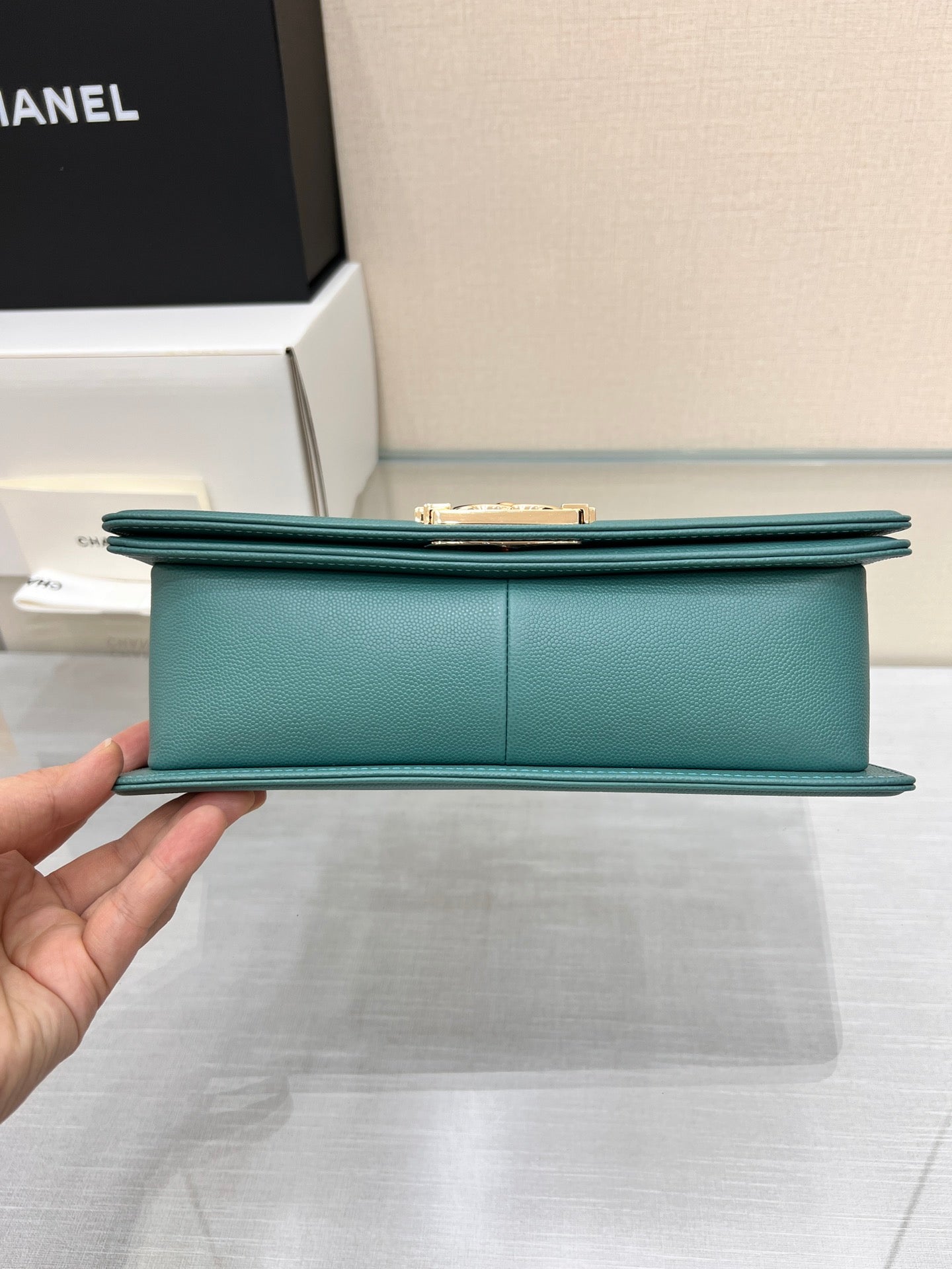 CHANEL BOY BAG MEDIUM 25 EVERGREEN CAVIAR GOLD HARDWARE