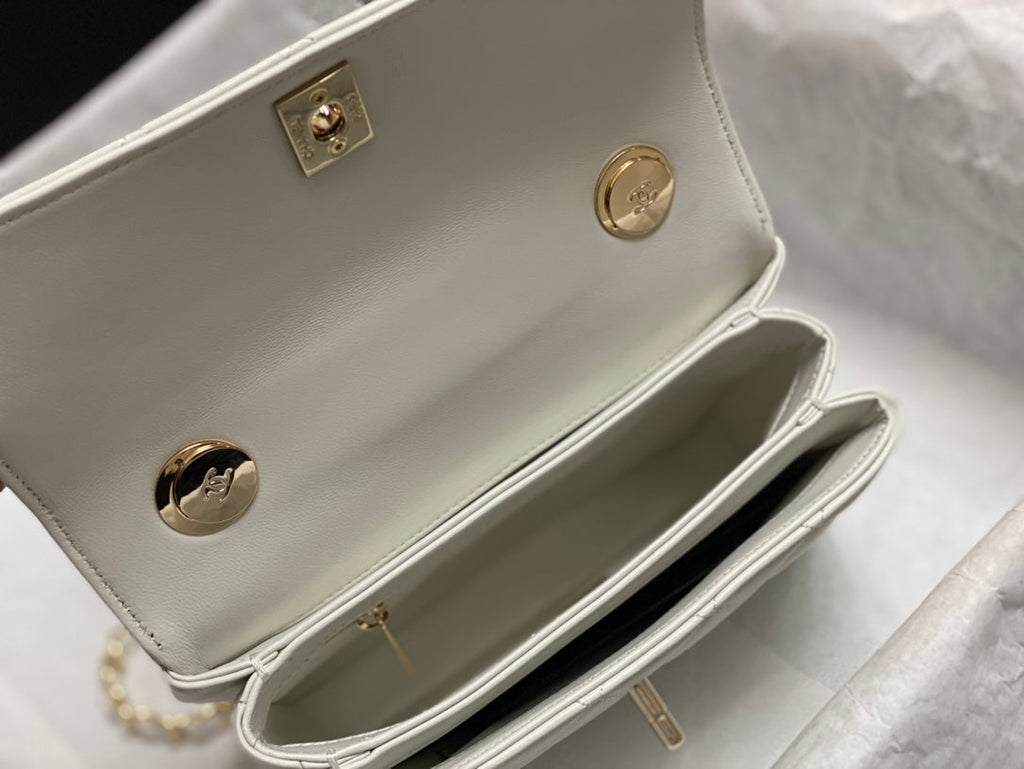 CHANEL TRENDY 20CM WHITE LAMBSKIN GOLD HARDWARE