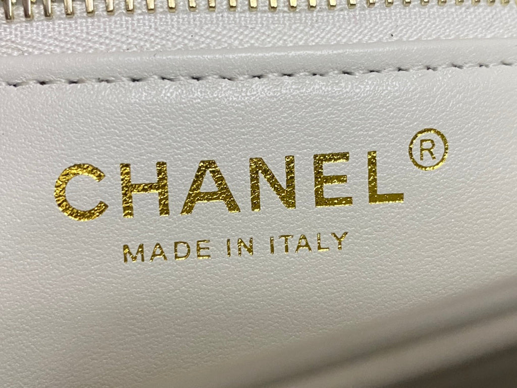 CHANEL TRENDY 20CM WHITE LAMBSKIN GOLD HARDWARE