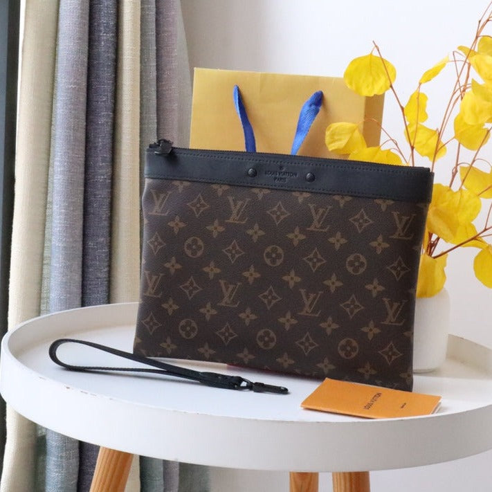 LOUIS VUITTON POCHETTE TO GO 30 MONOGRAM CANVAS