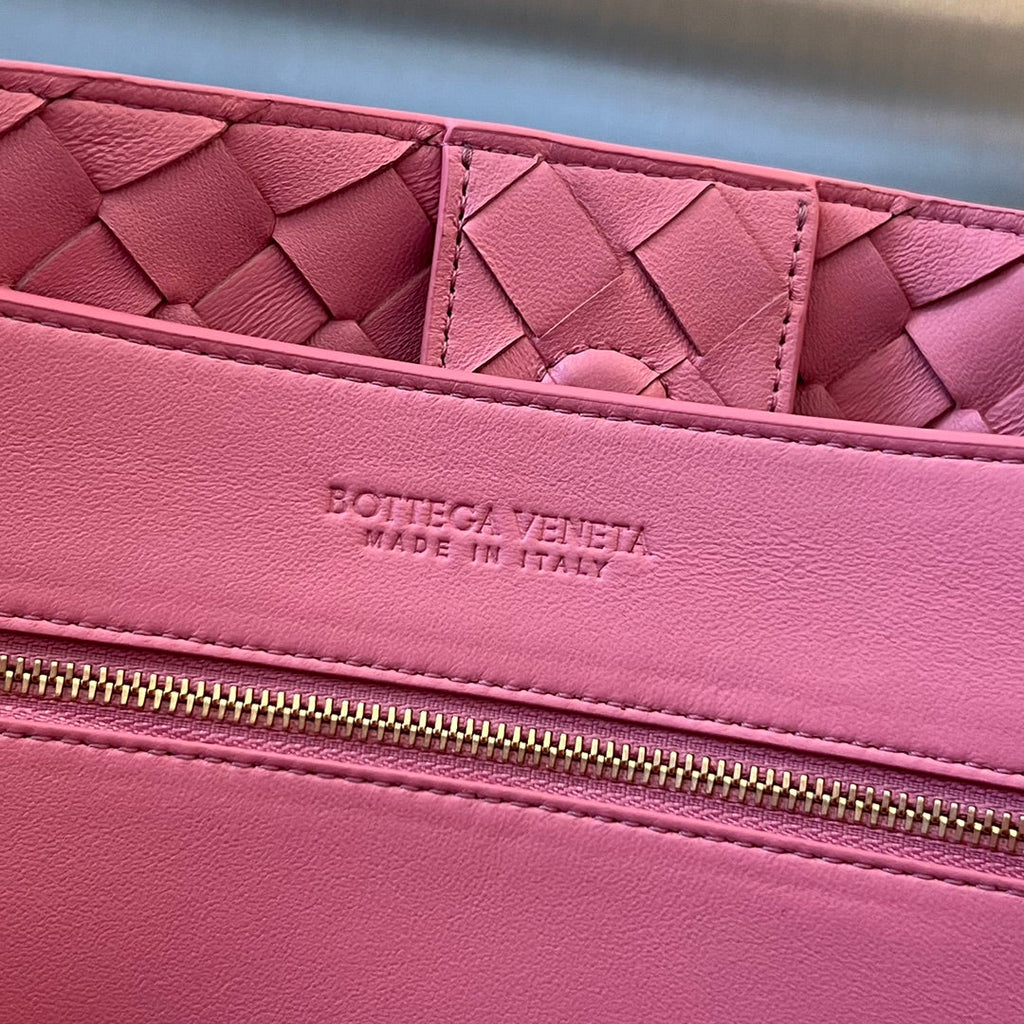 BOTTEGA VENETA LARGE ANDIAMO 45CM PINK LAMBSKIN
