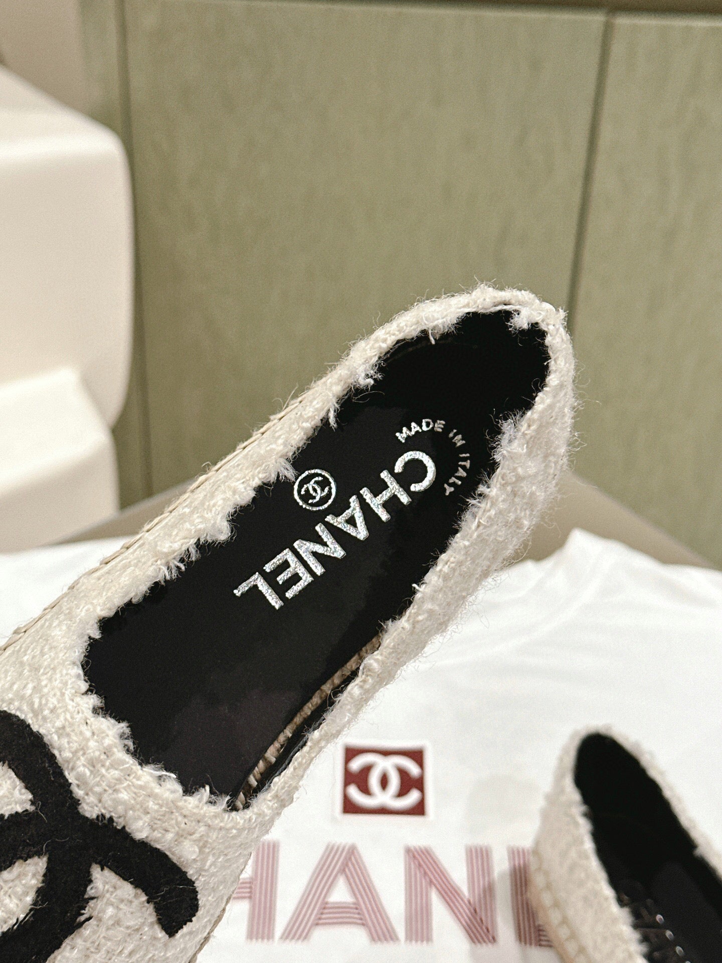 CHANEL ESPADRILLES LOAFERS IN WHITE TWEED WITH BLACK LOGO