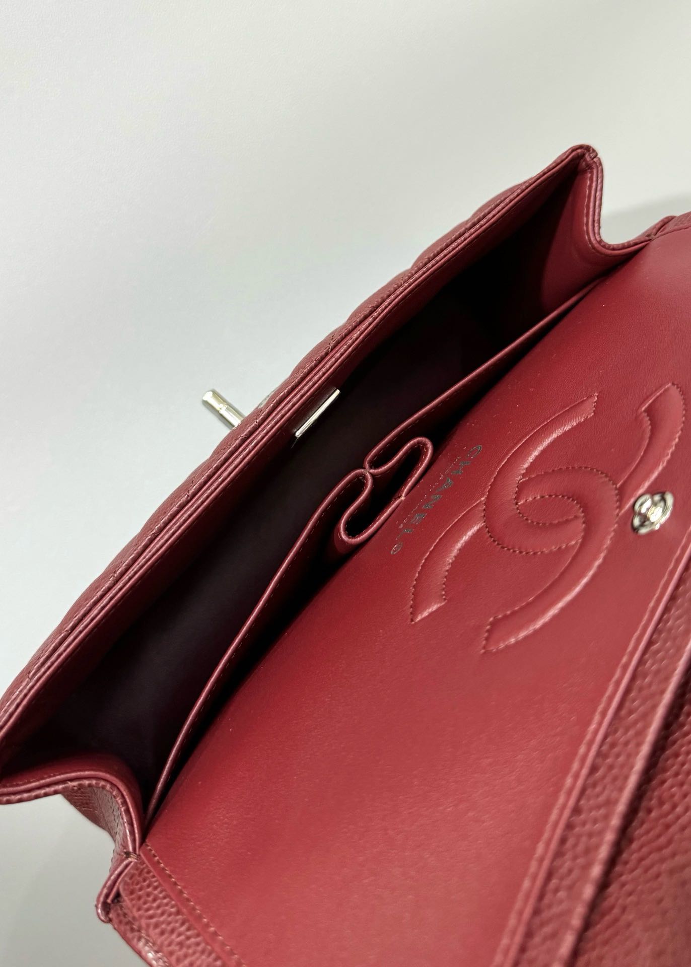 CHANEL FLAP BAG 25 IN WINE CAVIAR LAMBSKIN SILVER HARDWARE