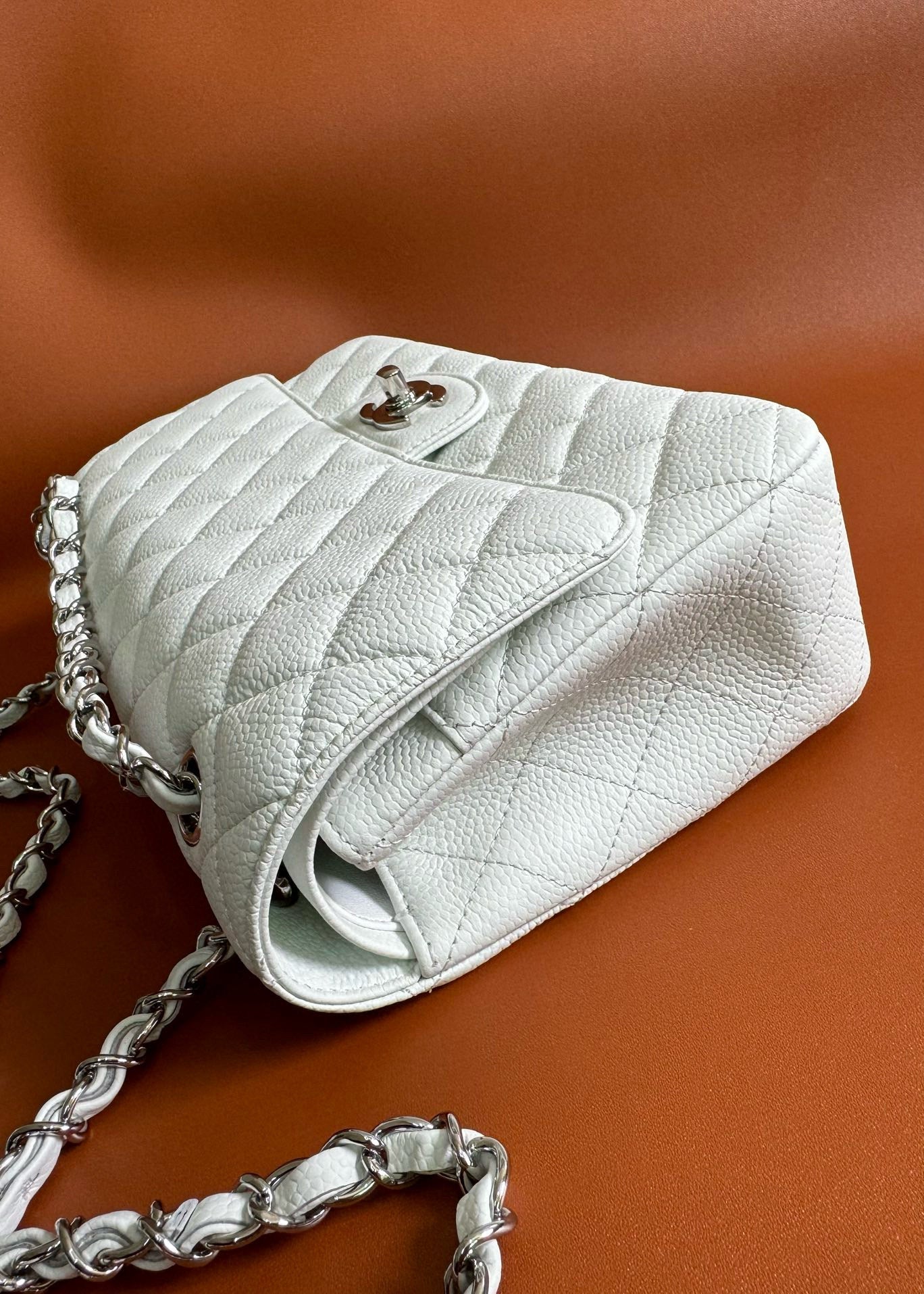 CHANEL FLAP BAG 25 IN WHITE CAVIAR LAMBSKIN SILVER HARDWARE