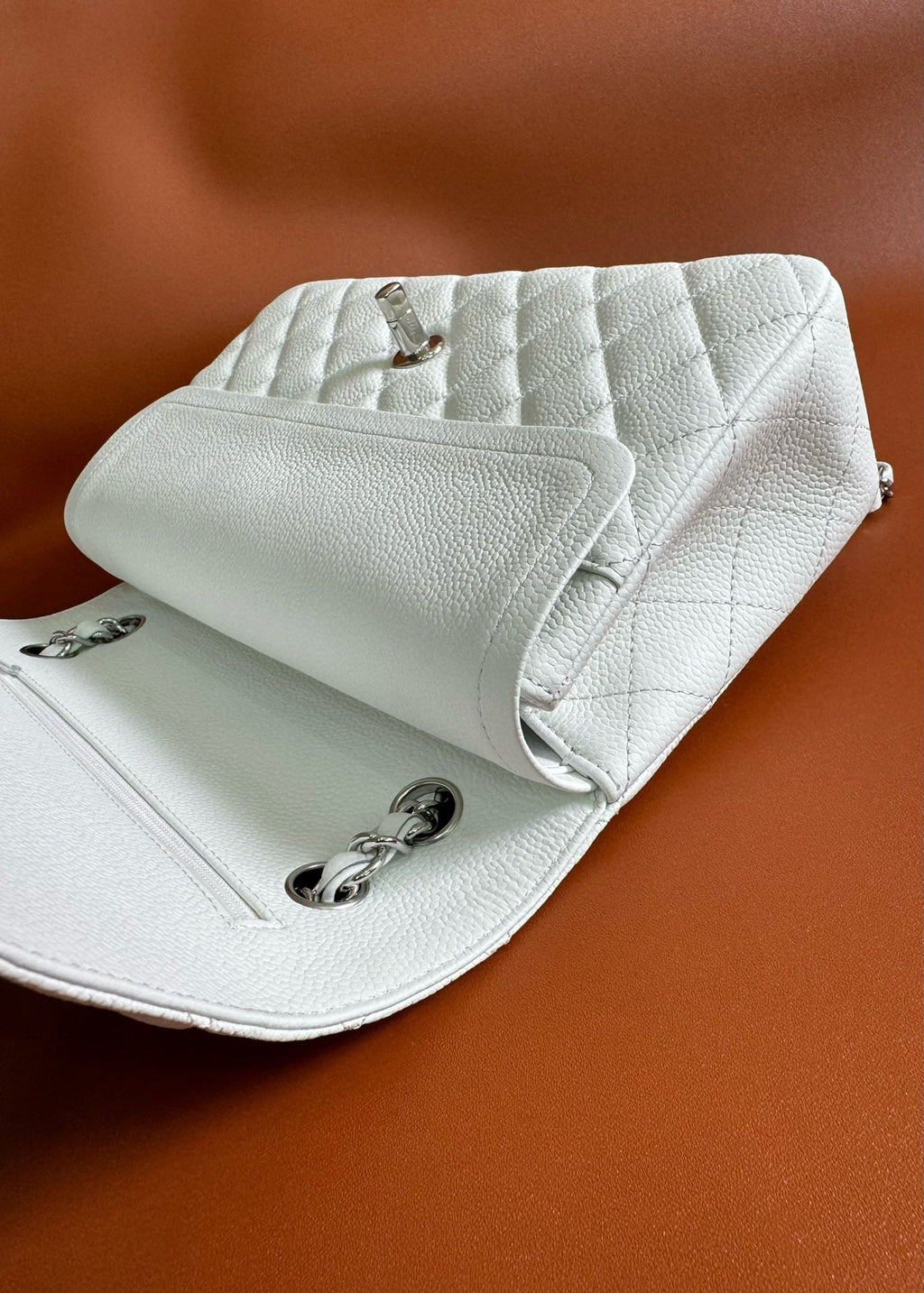 CHANEL FLAP BAG 25 IN WHITE CAVIAR LAMBSKIN SILVER HARDWARE