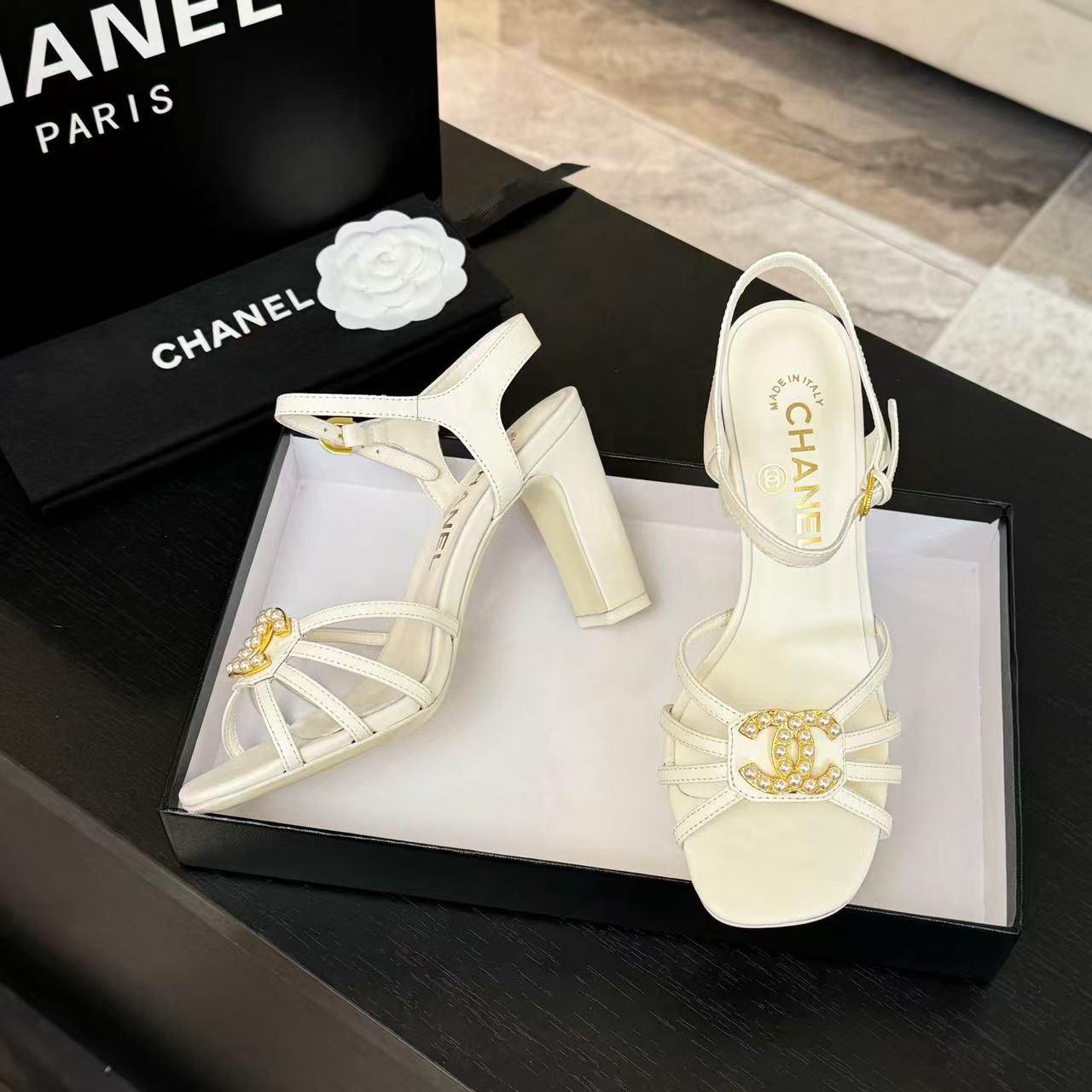 CHANEL HIGHT SANDALS 2025 IN WHITE PATENT LAMBSKIN
