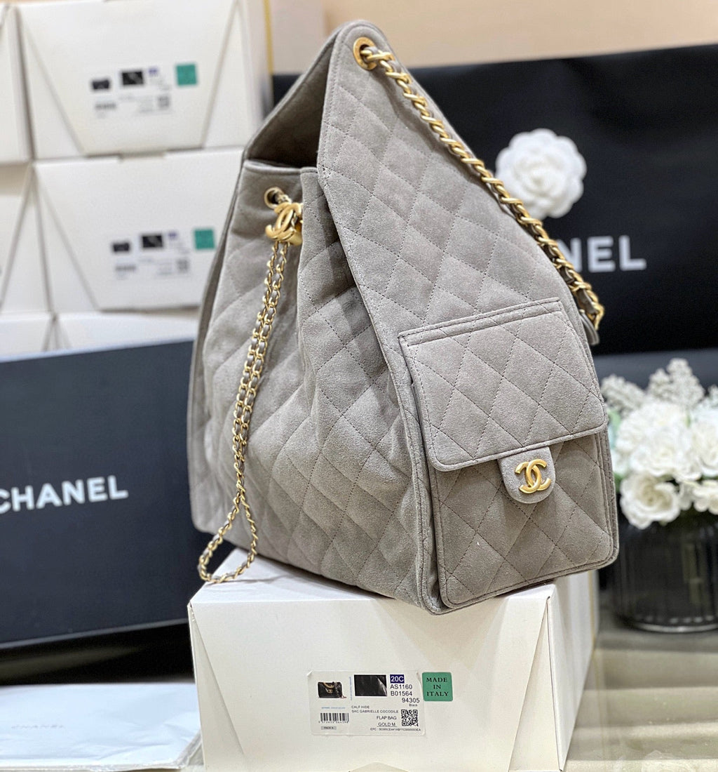 CHANEL 25 HANDBAG IN GRAY 40 SUEDE CALFSKIN GOLD HARDWARE